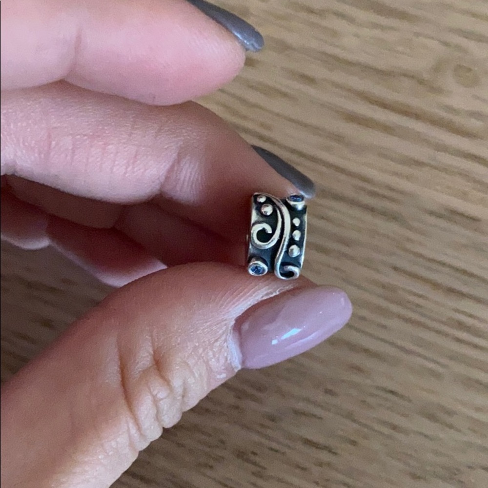 Pandora silver clip with crystal